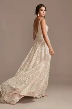 Bridal Shop -Bridal Shop SWG863 IVYCSHMR SIG PROD3 106 H